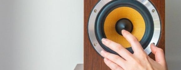 Why Speakers Making Crackling Popping